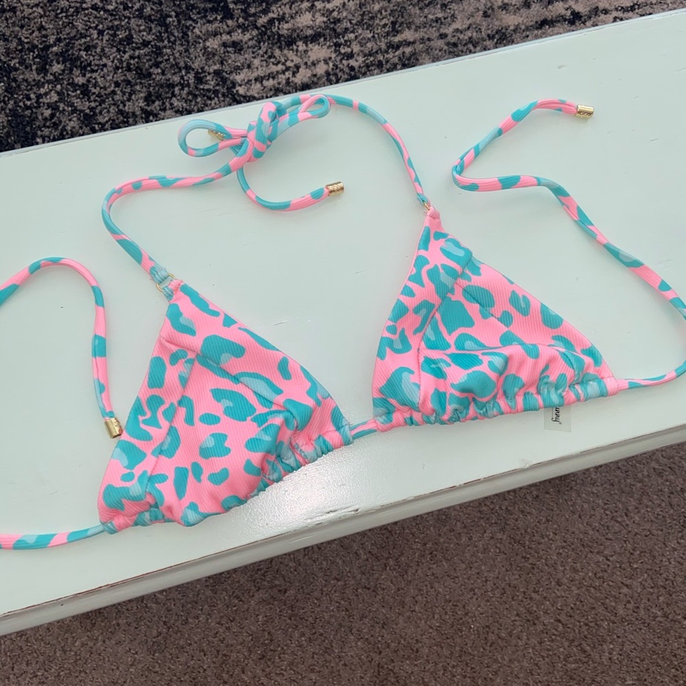 PRICE DROP Beach Bunny 🧬 Pink and Blue Cheetah bikini top